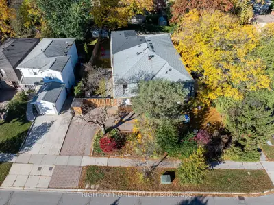 124 Springhead Gardens, Richmond Hill, On L4c 5c4