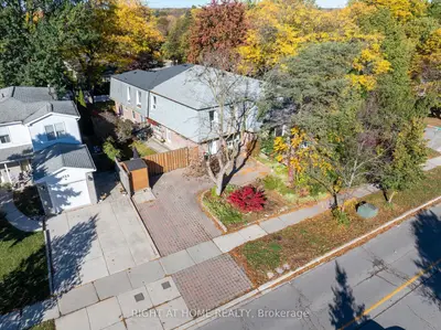 124 Springhead Gardens, Richmond Hill, On L4c 5c4
