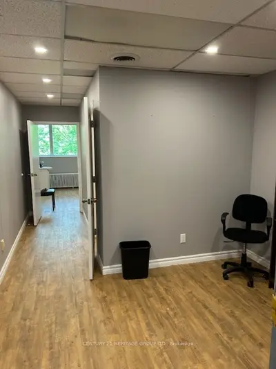 10265 Yonge Street 200, Richmond Hill, On L4c 3b2