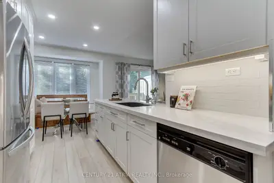 27 Anderson Place, Aurora, On L4g 6g4