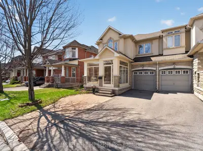 12 Stookes Crescent, Richmond Hill, On L4e 0j3