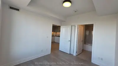 10 Rouge Valley Drive W 1312, Markham, On L6g 0g9