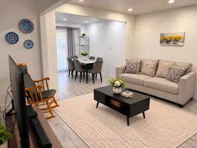 151 Thoms Crescent, Newmarket, On L3y 1c9