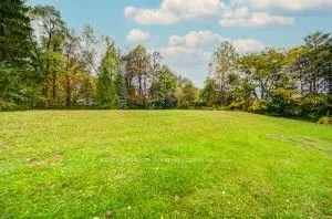 12 Westgate Boulevard, King, On L7b 1j9