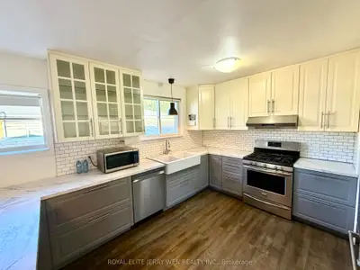 301 Axminster Drive Main, Richmond Hill, On L4c 2w3