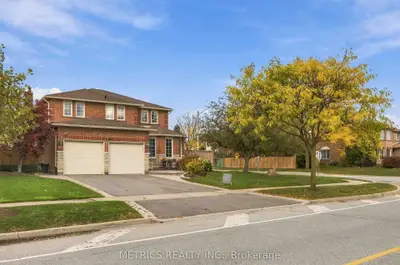 168 Fieldgate Drive, Vaughan, On L4a 1k4
