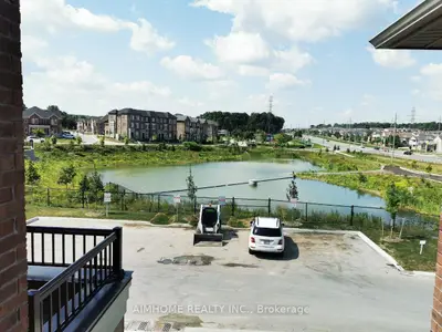 164 Harding Park Street, Newmarket, On L3y 0e4