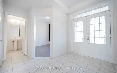 55 Charlotte Abby Drive, East Gwillimbury, On L9n 0t1