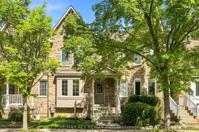 16 White's Hill Avenue, Markham, On L6b 1c1