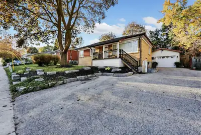 65 Millard Avenue, Newmarket, On L3y 1y7
