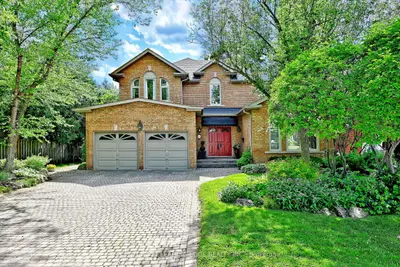 7 Normandale Road, Markham, On L3r 4j7