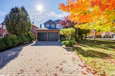 17 Charrington Crescent, Markham, On L3r 0r3