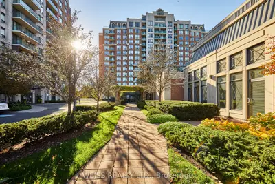 330 Red Maple Road 205, Richmond Hill, On L4c 0t6