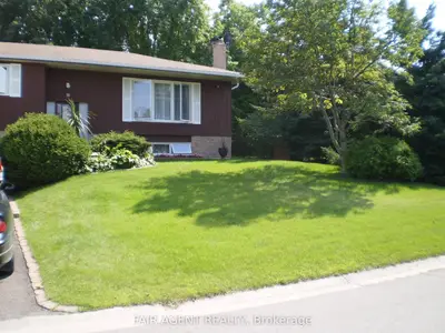 33 Maynard Drive, King, On L0g 1t0