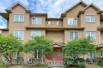 22 St Moritz Way 9, Markham, On L3r 4g4