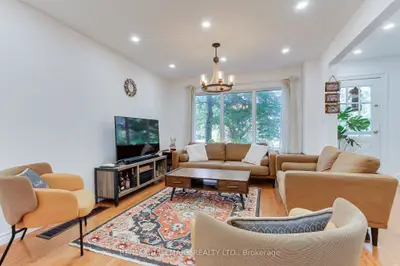 339 Neal Drive, Richmond Hill, On L4c 3l3