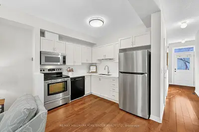 923 Creekfront Way, Newmarket, On L3y 8t4