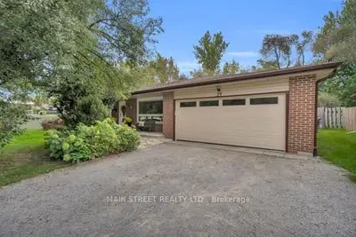 29 Johnston Street, Georgina, On L0e 1n0