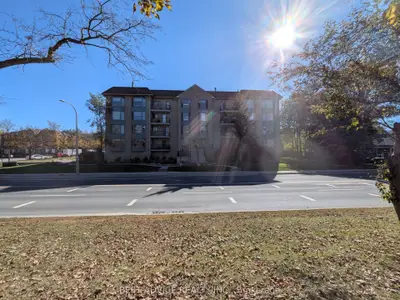 85 Wellington Street W 104, Aurora, On L4g 2p2