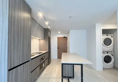 7950 Bathurst Street B-0910, Vaughan, On L4j 0l4