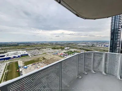 28 Interchange Way 3312, Vaughan, On L4k 0p8