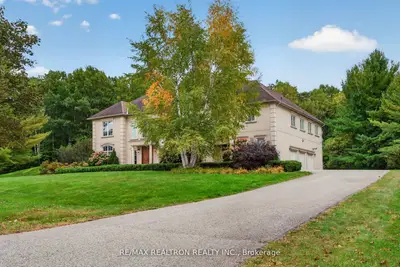 65 Kingswood Drive, King, On L7b 1k8