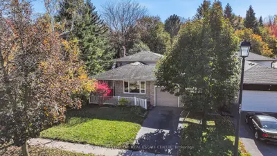 836 Elgin Street, Newmarket, On L3y 5k8