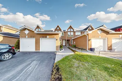 19 Cashel Court, Aurora, On L4g 6r8
