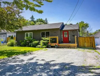 143 Silas Boulevard, Georgina, On L4p 2k2