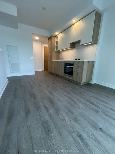 5 Meadowdale Road S 2406, Vaughan, On L4k 1w2