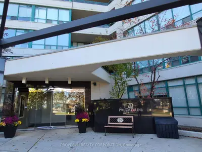 7250 Yonge Street 207, Vaughan, On L4j 7x1