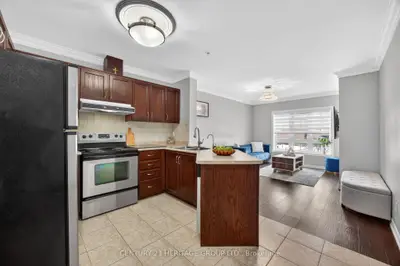 112 Simcoe Road 214, Bradford West Gwillimbury, On L3z 1y2