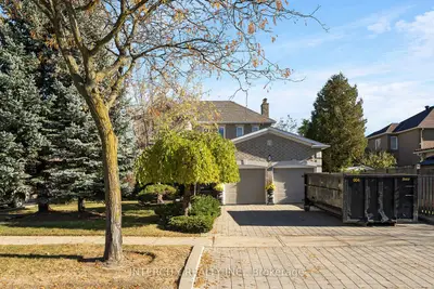 35 Avro Road, Vaughan, On L6a 1y3