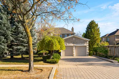 35 Avro Road, Vaughan, On L6a 1y3