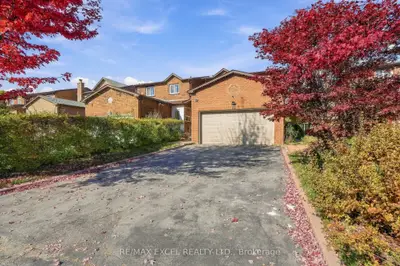 97 Tangmere Crescent, Markham, On L3r 6y7