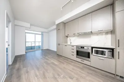 38 Honeycrisp Crescent 1712, Vaughan, On L4k 0m8