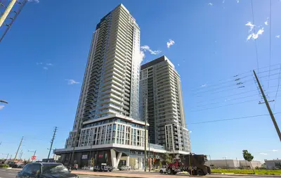 5 Meadowdale Road 2404, Vaughan, On L4k 0c7