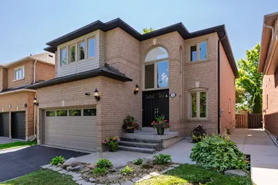 15 Klamath Court, Vaughan, On L6a 2l7
