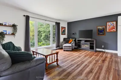 33 Creek Drive, Georgina, On L0e 1n0