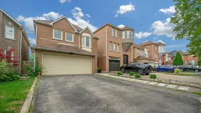 107 Roxborough Lane, Vaughan, On L4j 4t5