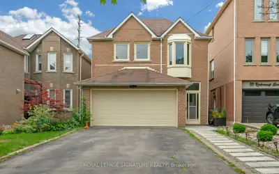 107 Roxborough Lane, Vaughan, On L4j 4t5
