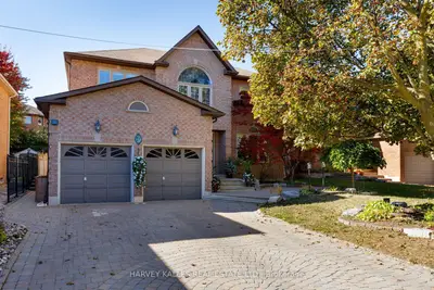 24 Chip Court, Richmond Hill, On L4c 9g3