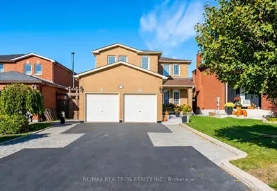 12 Fifefield Drive, Vaughan, On L6a 1j4