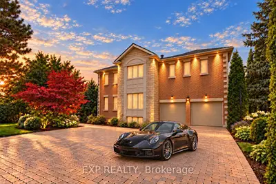 2 Shallmar Gardens, Richmond Hill, On L4b 3g4