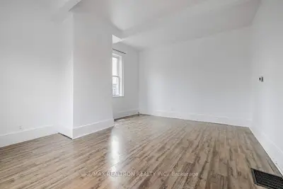 14 John Street Front, Markham, On L3t 1x8