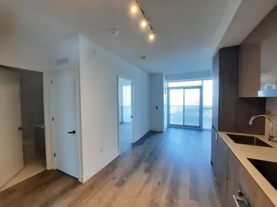 8 Interchange Way 1803, Vaughan, On L4k 5z7