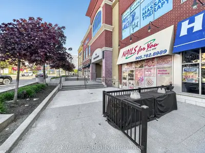11 Disera Drive 140, Vaughan, On L4j 0a7