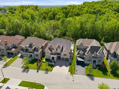 72 Wilkie Avenue, King, On L7b 0p1