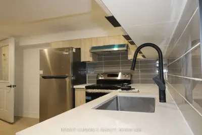 12 Longbridge Road Lower - 1 Bedroom, Vaughan, On L4j 1l5