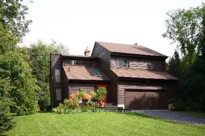 Detached in King